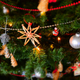 Imagen para el artículo titulado Qué es el síndrome del árbol de Navidad y cómo minimizar sus efectos